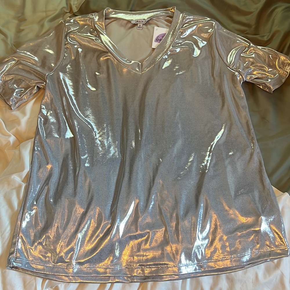 Silver/Metallic Top